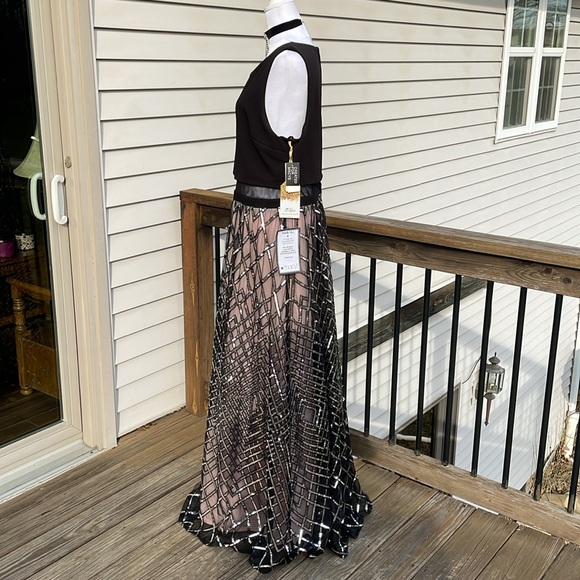 Beautiful Say Yes To The Prom Dress by Macys - Picture 11 of 17